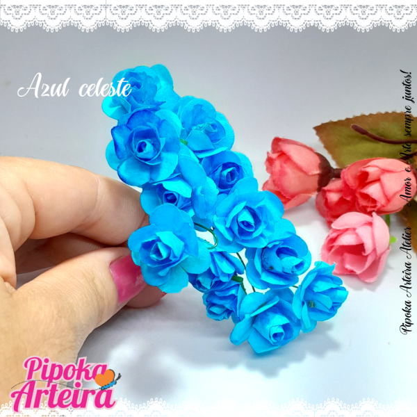 Florzinha de papel azul celeste