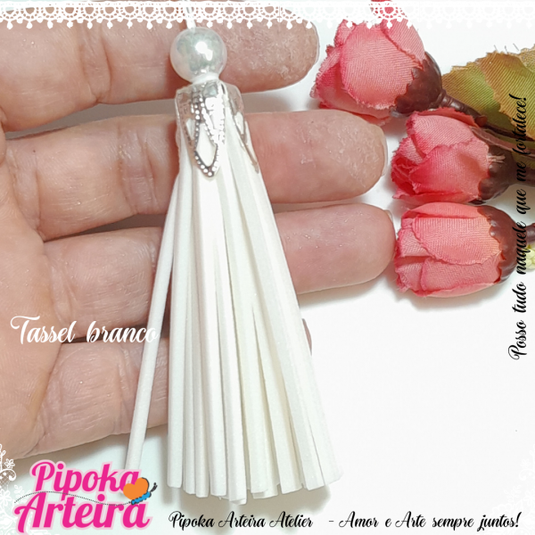 Tassel em Eva branco e prata