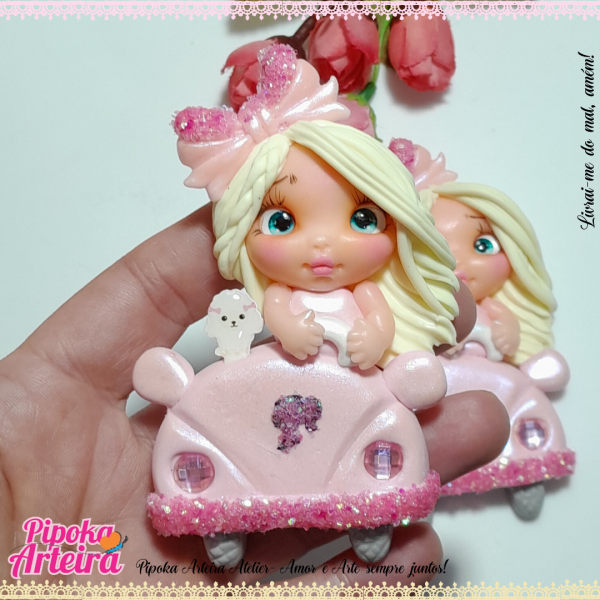 Aplique em biscuit  BARBIE fusquinha