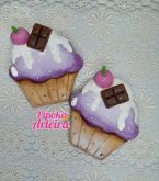 Aplique em biscuit cup cake lilas